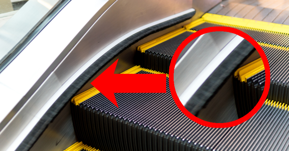 ¿Por qué las escaleras mecánicas tienen cepillos a los lados cerca de los pies?
