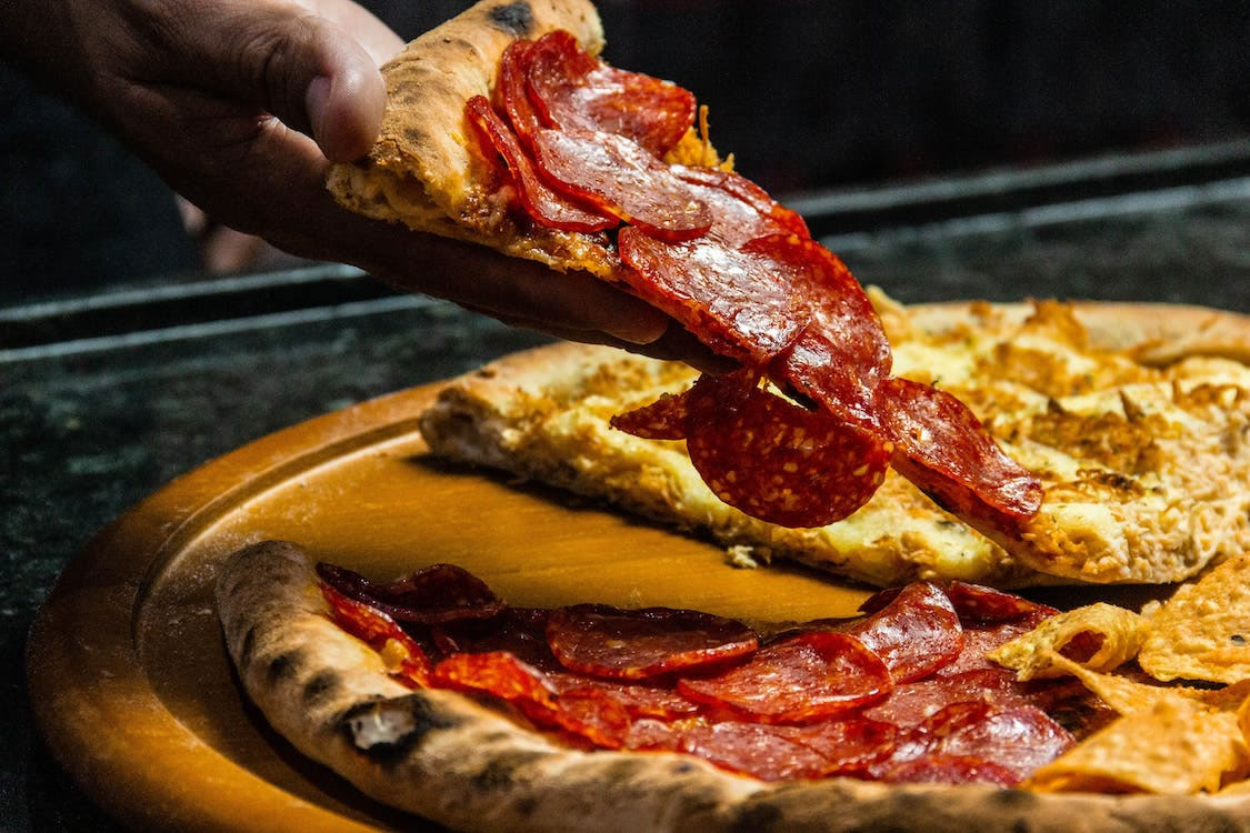 Cómo dos hermanos construyeron un imperio de pizza: La historia de Pizza Hut